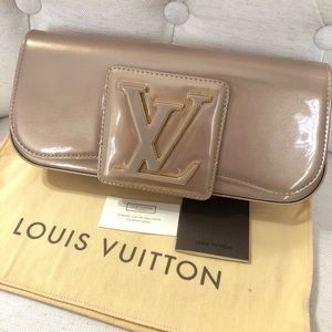 SALE ❤️ Louis Vuitton - Vernis Sobe Clutch